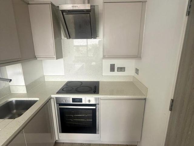 180 188 Northolt Road, South Harrow HA2 1 bed apartment to rent £1,475 pcm £340 pw