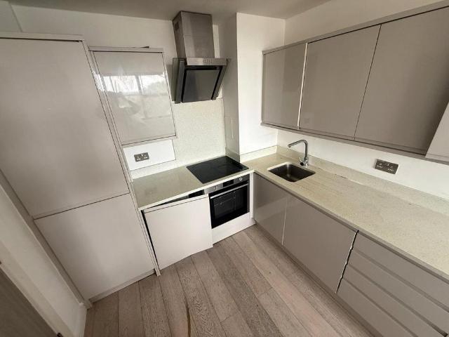 180 188 Northolt Road, South Harrow HA2 1 bed apartment to rent £1,475 pcm £340 pw