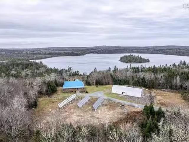 180 182 Casa Drive, Port Dufferin, NS, B0J 2R0 house for sal.