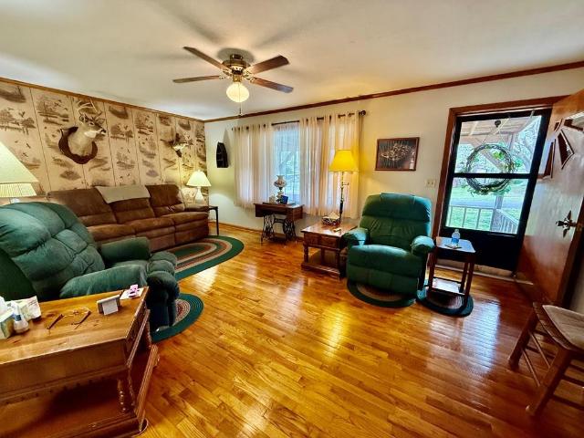 180 Center Dr
