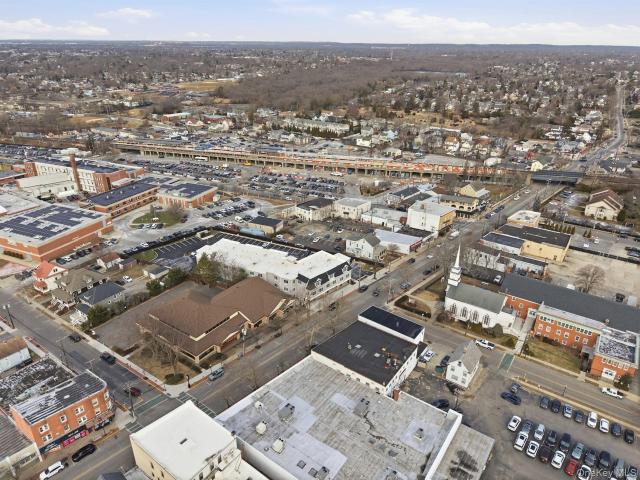 180 Deer Park Ave, Unit 301, Babylon, NY 11702 | MLS #956809