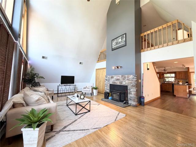 180 E Railroad Avenue