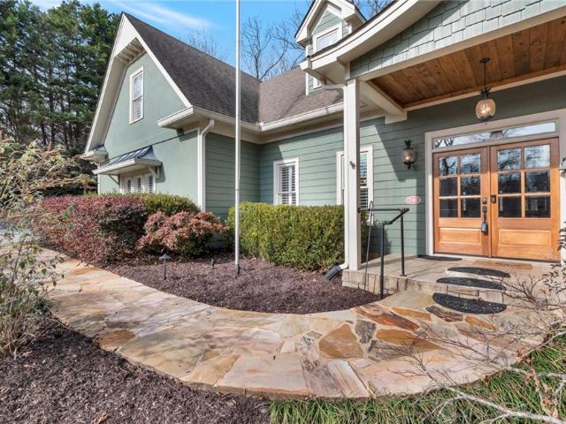180 Forest Glen Drive