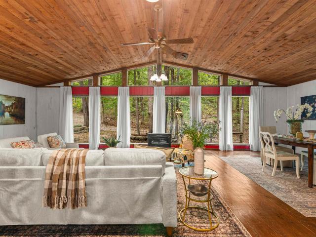 180 Freeman Rd