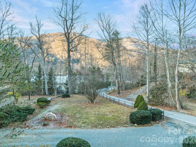 180 Hemlock Loop