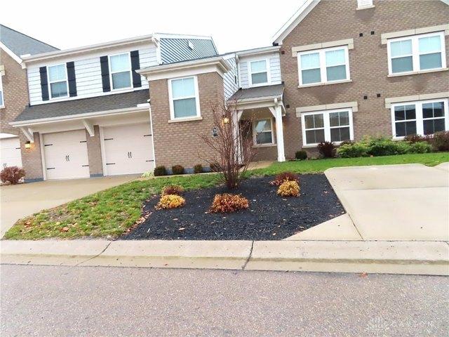180 Old Pond Rd, Springboro, OH 45066