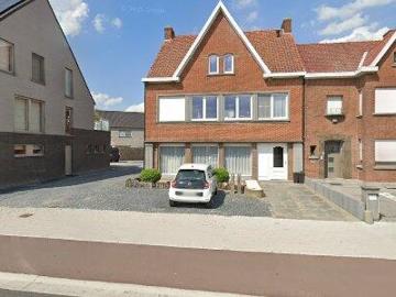 180 m2 apartment for rent in Oostrozebeke