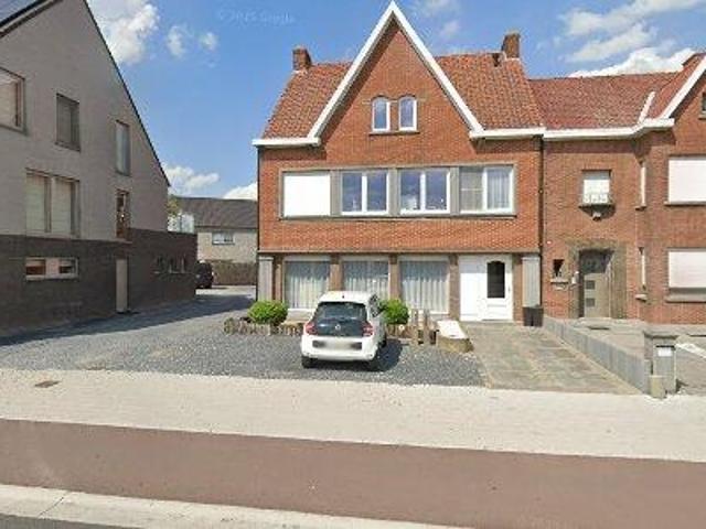180 m2 apartment for rent in Oostrozebeke