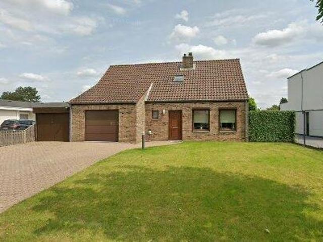180 m2 apartment for rent in Lommel