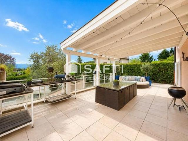 180 m² • 5 chambres • Piscine chauffée • Sous sol de 116 m²