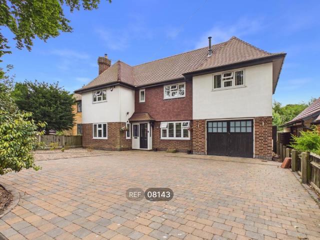 Mansfield Road, Redhill, Nottingham. 4 bed detached house to rent £2,750 pcm £635 pw