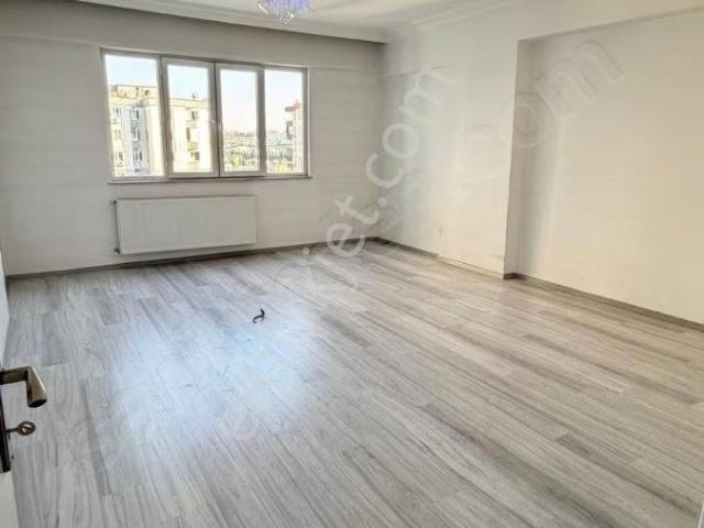 180 Metre Oturumlu 3+1 Satlık