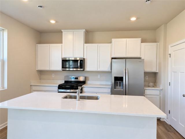 180 Shelton Place Dr
