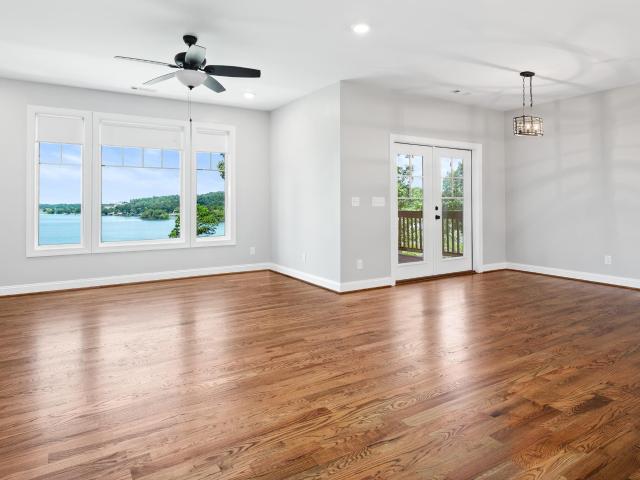 180 Shoreline View