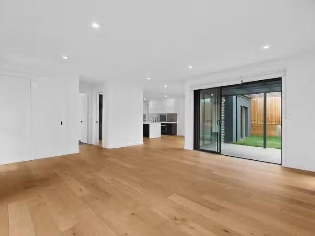 1/80 Power Avenue, CHADSTONE, VIC 3148 Townhouse for Rent
