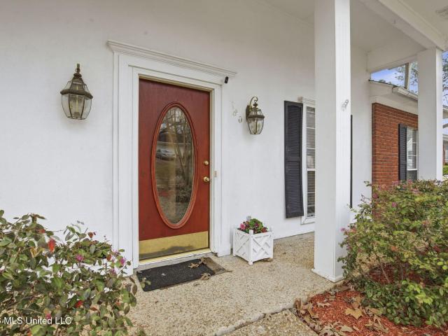 180 Woodlands Cove