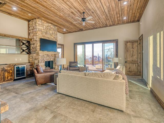180 Wawayanda Dr, Mineral Bluff, GA 30559 | MLS #423674
