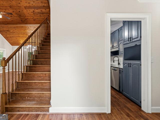 180 Waldrop Way