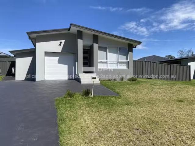1/80 William Street, PAXTON House for rent Listed by Sophie R.