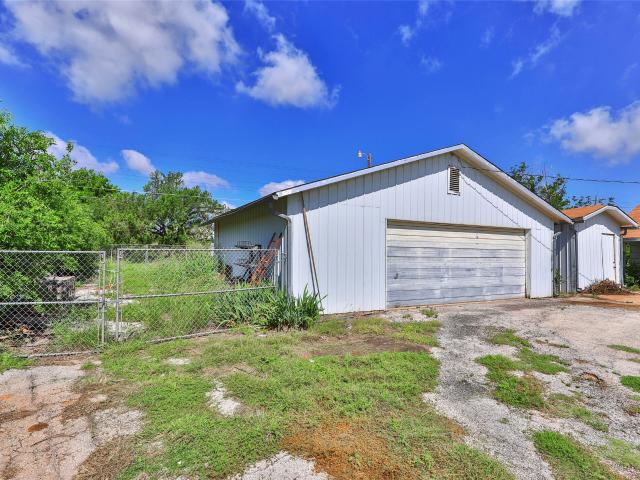 1814 Commercial Avenue