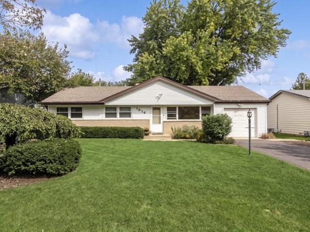 1814 Grandview Dr, Johnsburg, IL 60051