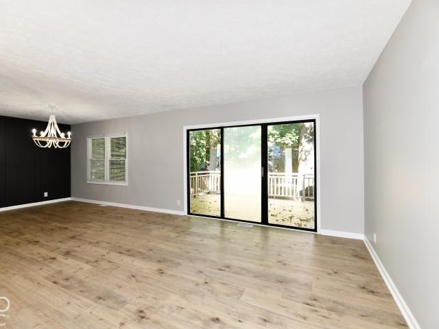 1814 Walnut Way