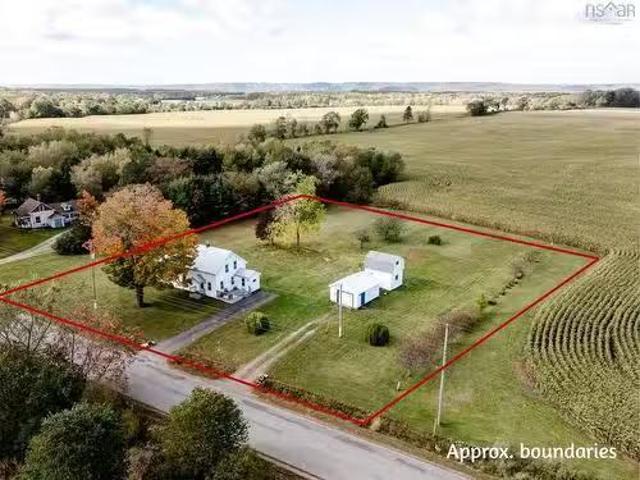1815 Lakewood Road, Steam Mill, NS, B4N 3V7 house for sale.