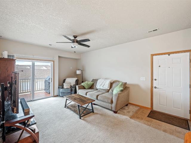 1815 SW White Birch Circle 11