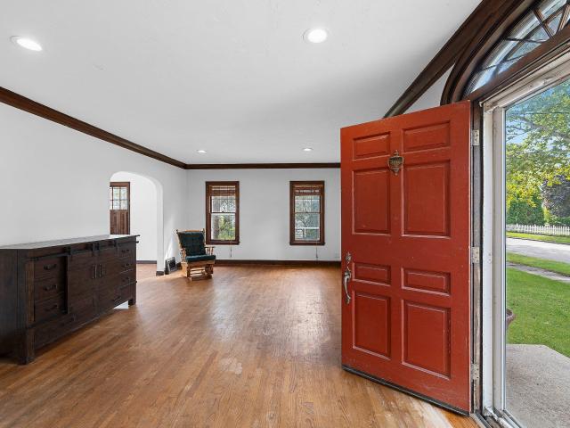 1816 n superior street
