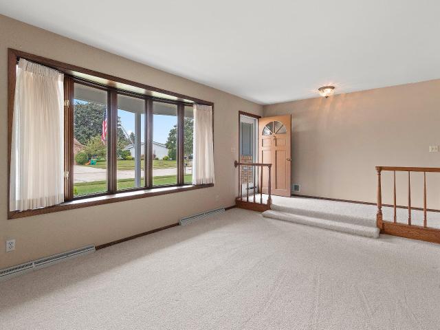 1817 Sharon Ln