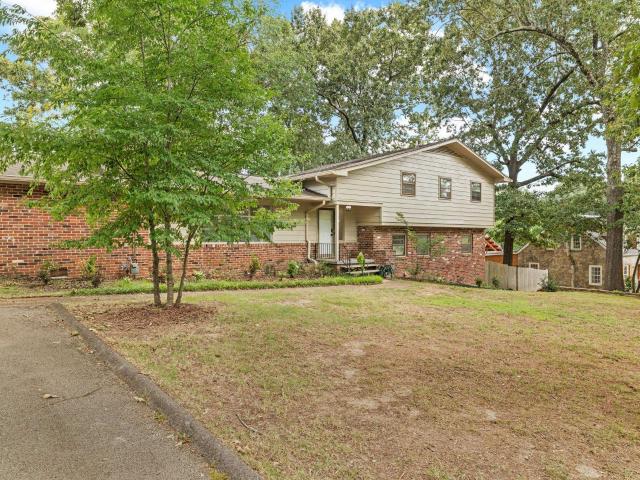 1818 Hermitage Dr