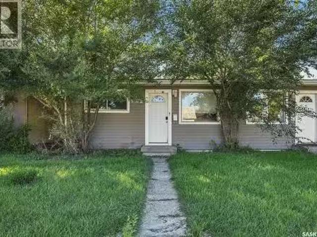 1819 C Avenue N, Saskatoon, SK, S7L 1N9 house for sale List.