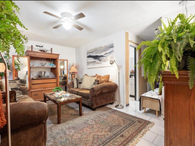 1810 Cedar Heights