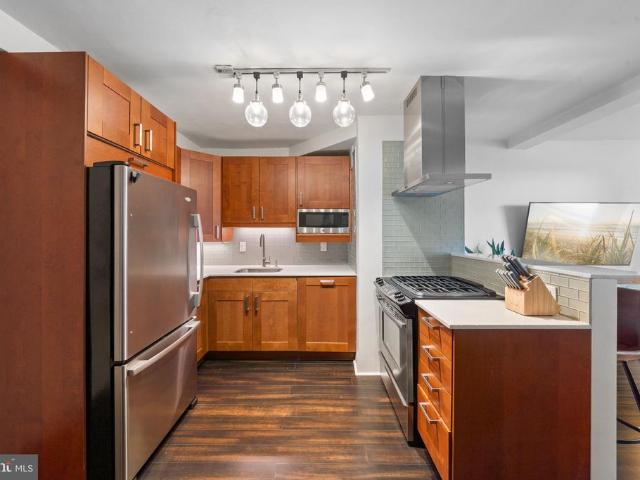 1810 Rittenhouse Square # 610