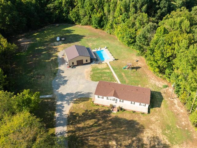 1811 chisholm lake rd