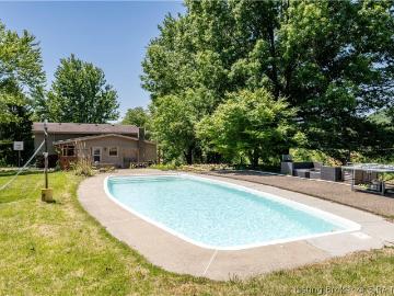 1811 Country Lake Road