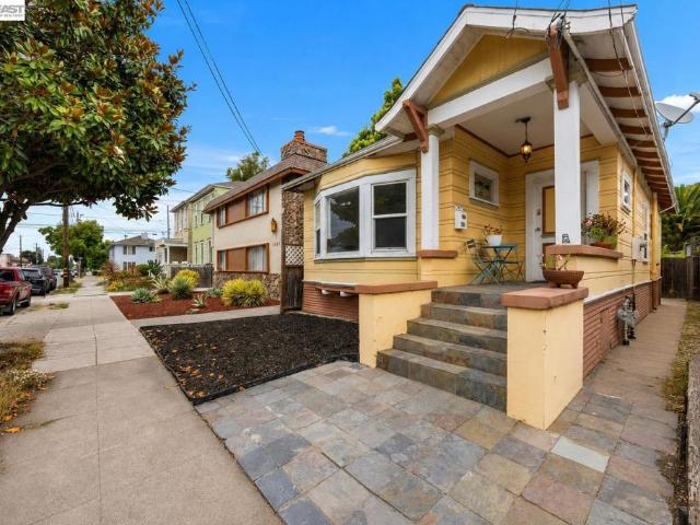 1811 Lincoln Avenue