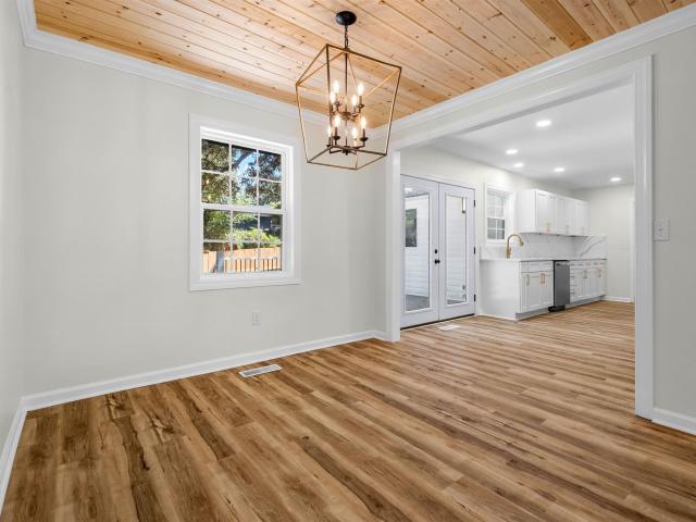 1811 Robinhood Drive