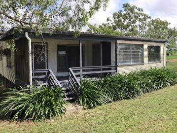 1811 SQM CORNER BLOCK WITH SUBDIVISION POTENTIAL