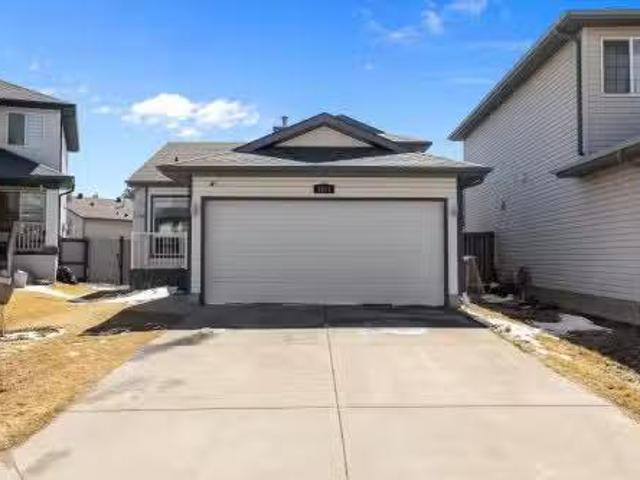 1811 37 Avenue, Edmonton, AB, T6T 1S6 house for sale Listin.