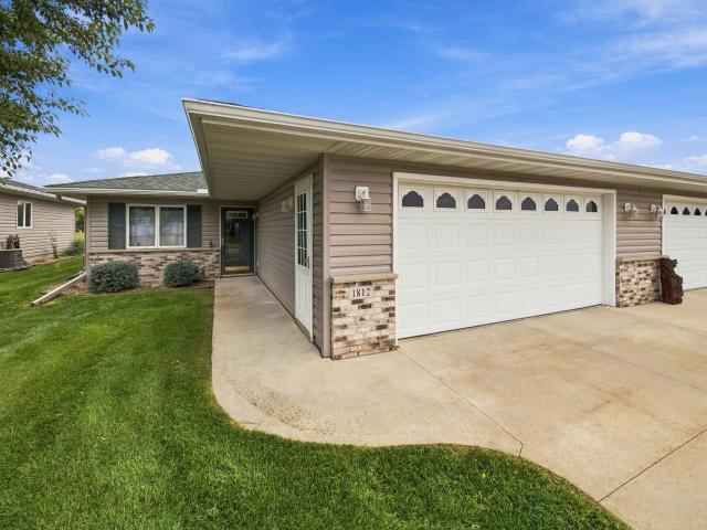 1812 Clubhouse Drive NE