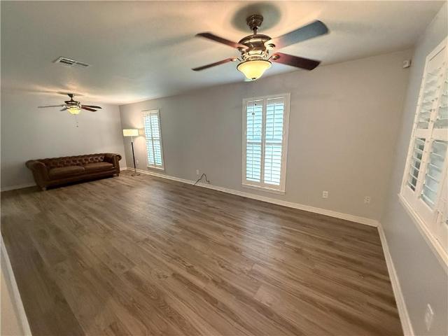 1812 Green Oak Drive