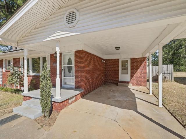 1812 W Center Ave