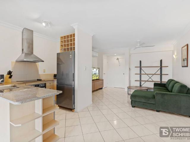 1813/2 10 Greenslopes Street, Cairns North