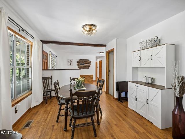 1813 Oak Grove Rd