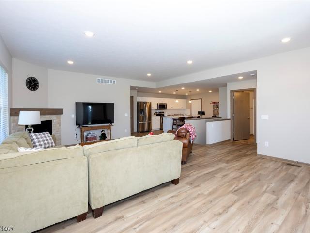 1813 Blackberry Lane