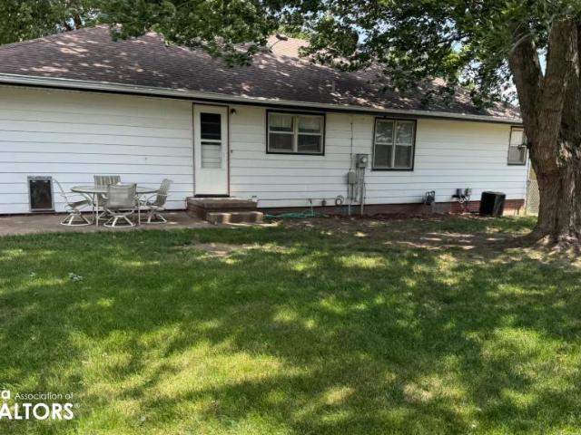 1813 Crestview Drive