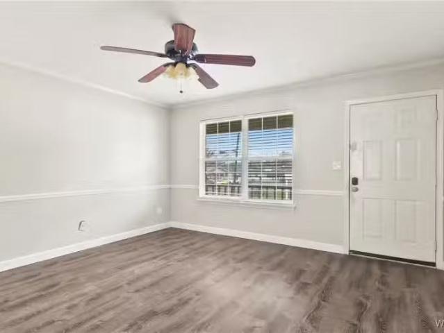 1813 HACKBERRY LN APT 6, TUSCALOOSA, AL 35401