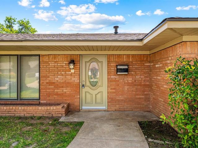 1813 King Cole Drive