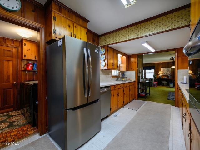 1813 Tryon Road